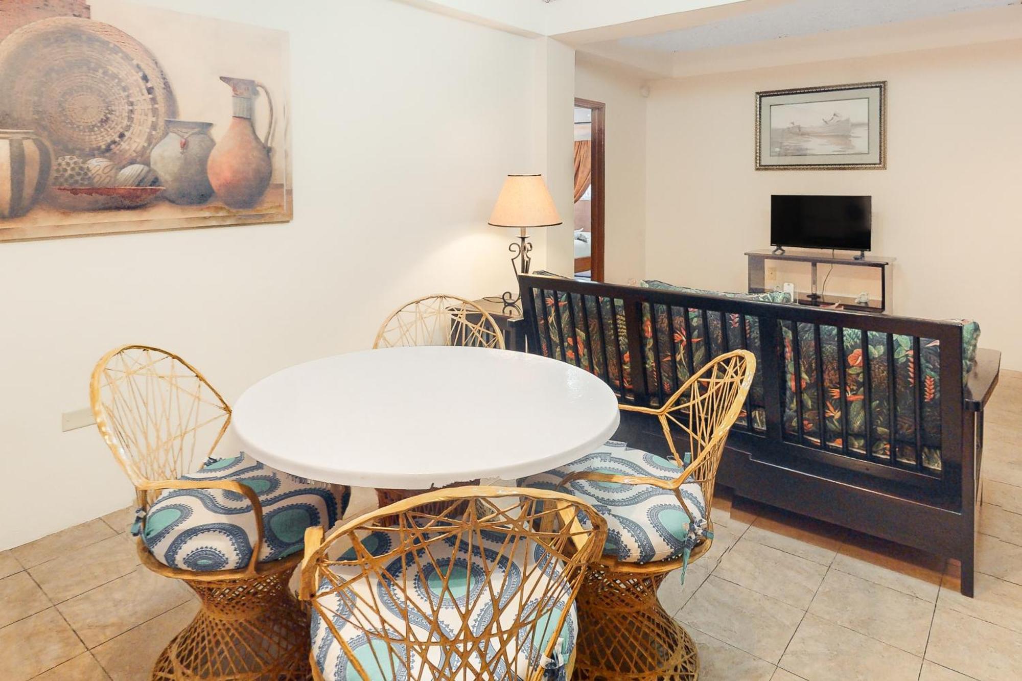 Hummingbird Home Suites San Pedro  Room photo