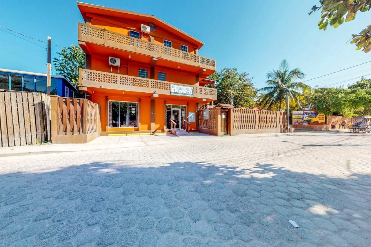 Hummingbird Home Suites San Pedro  Exterior photo